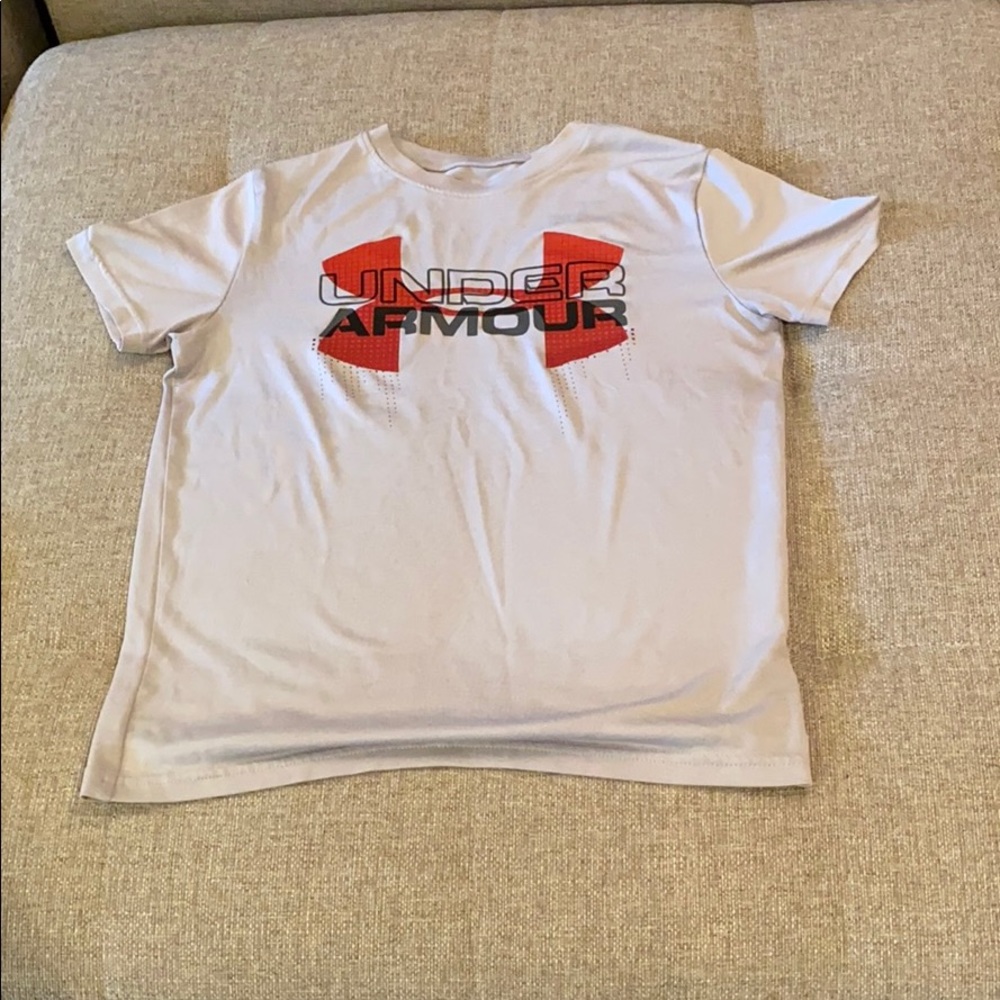 Under Armour gray polyester T-shirt.